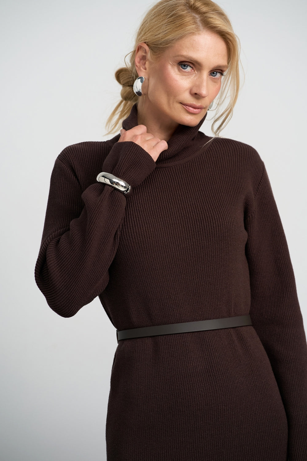 Rochie 2864 — ciocolatiu foarte închis - ciocolatiu foarte închis
