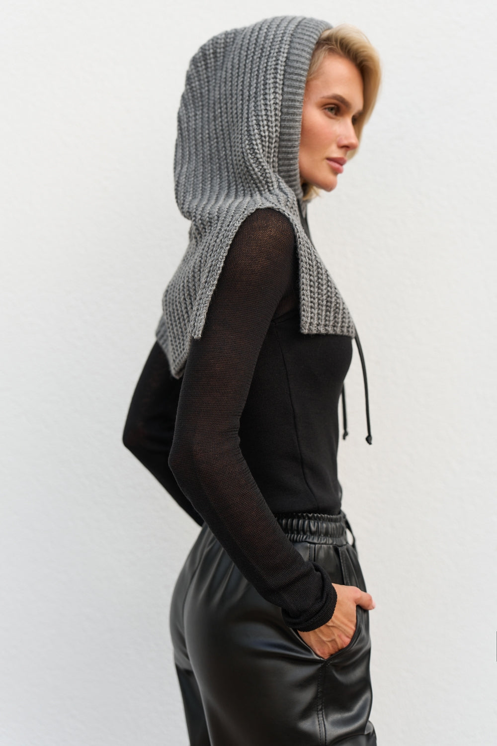 Glugă tricotată tip snood 4005 — gri