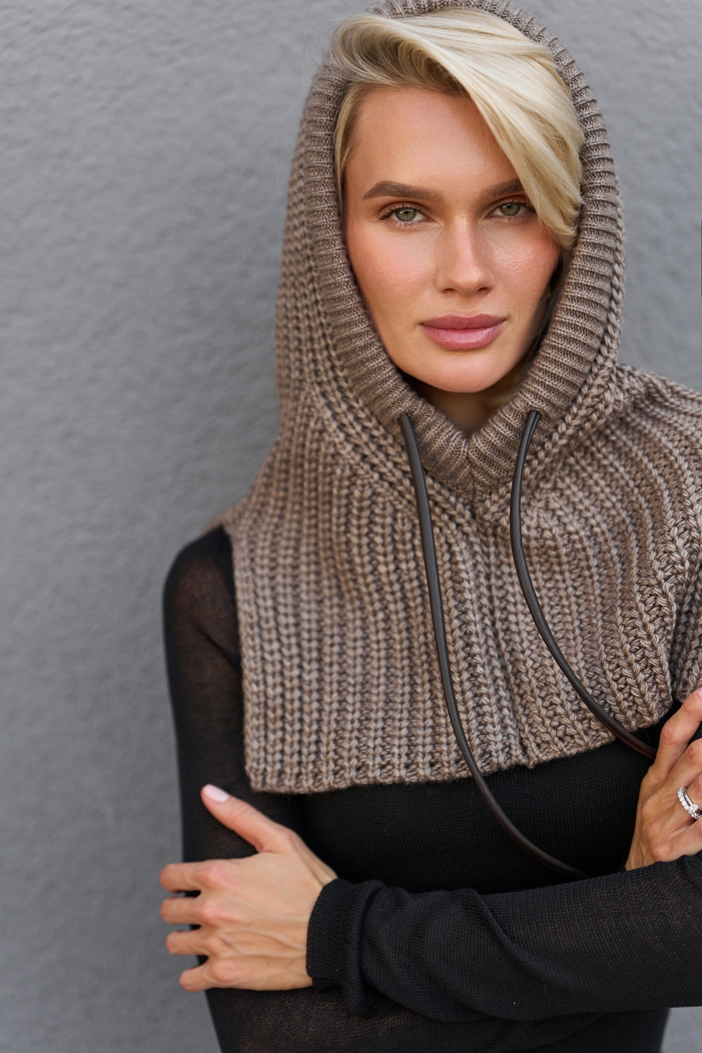 Glugă tricotată tip snood 4005 — cappuccino