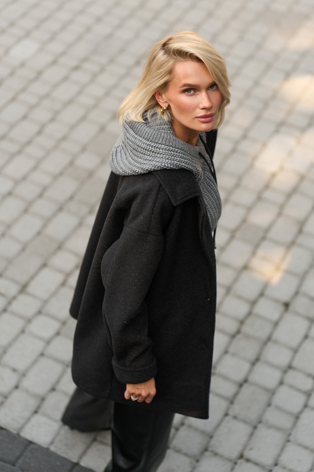 Glugă tricotată tip snood 4005 — gri