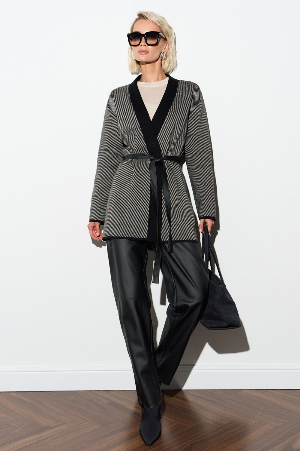 Cardigan 2987 — negru + in
