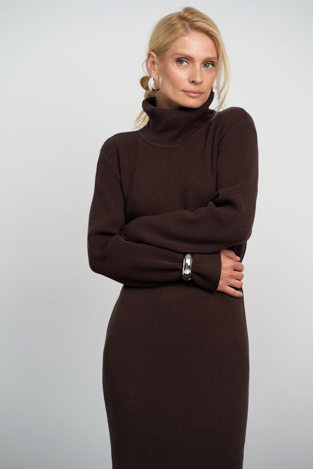 Rochie 2864 — ciocolatiu foarte închis - ciocolatiu foarte închis