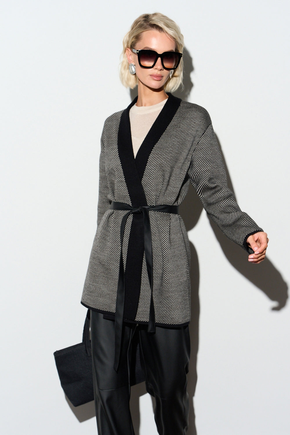 Cardigan 2987 — negru + in