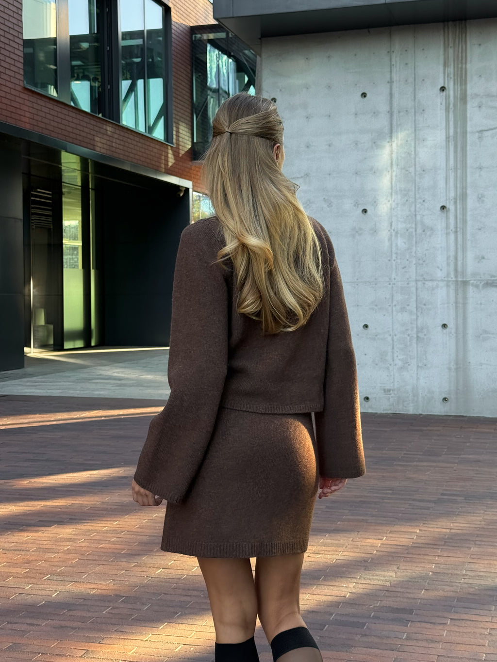 COSTUM MELANIA — ciocolată