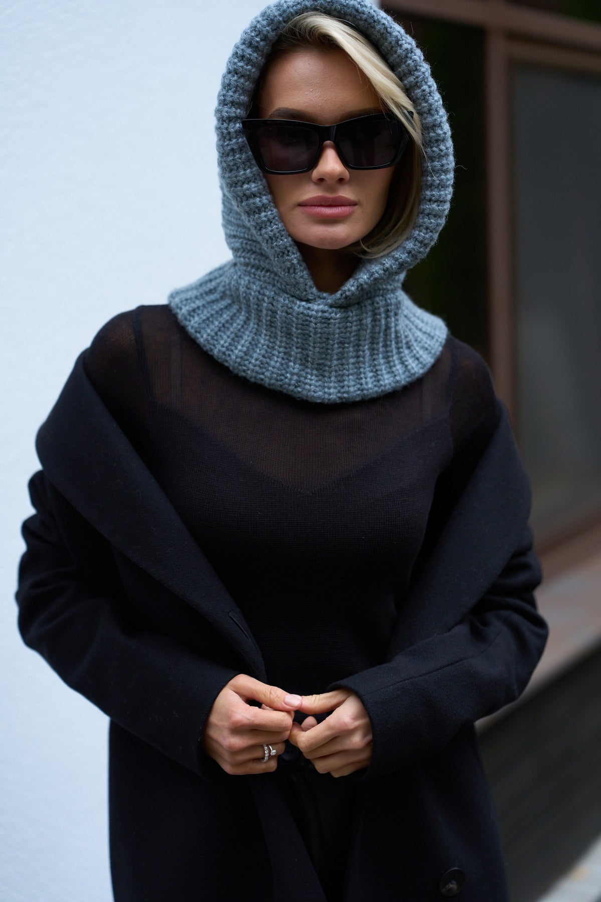 Glugă tricotată tip snood 4033 — gri