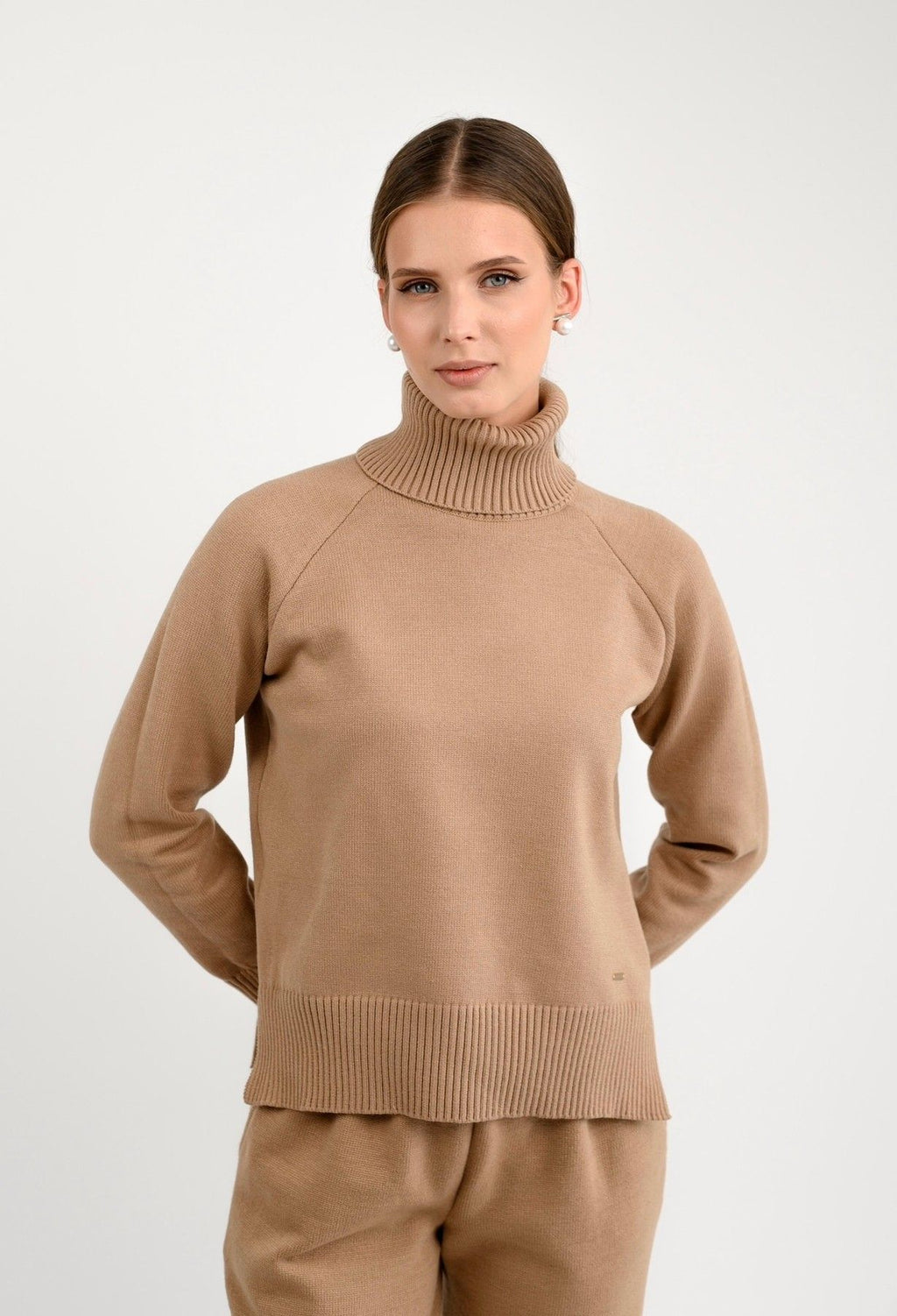 Pulover ELEGANT — camel