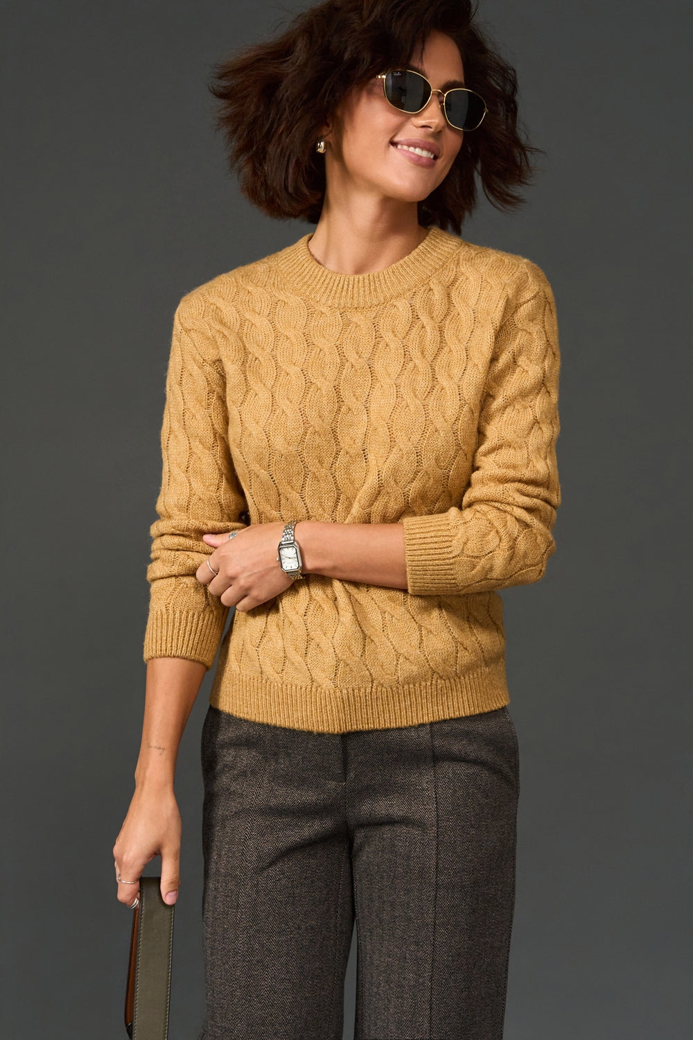 Pulover cu împletituri 2988 — ocru